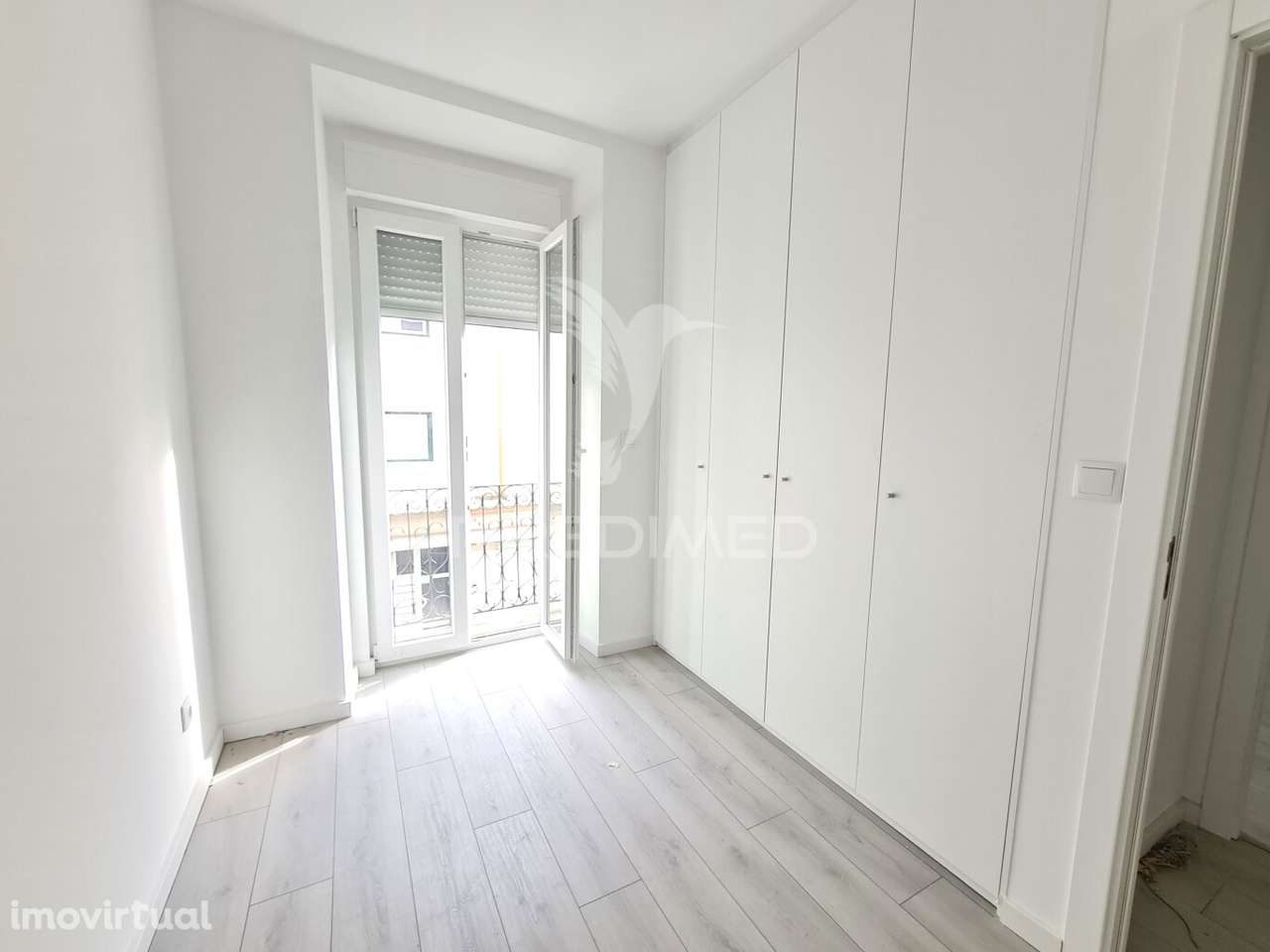 Apartamento T3 com mezzanine e 3 WCs - Metro Laranjeiras - Grande imagem: 5/16