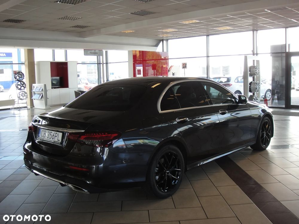 Mercedes-Benz Klasa E 220 d 4-Matic - 4