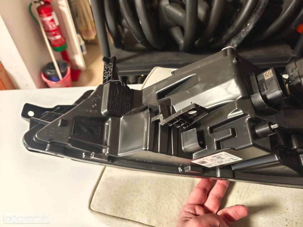 Farol esquerdo full Led Renault Captur novo - 8