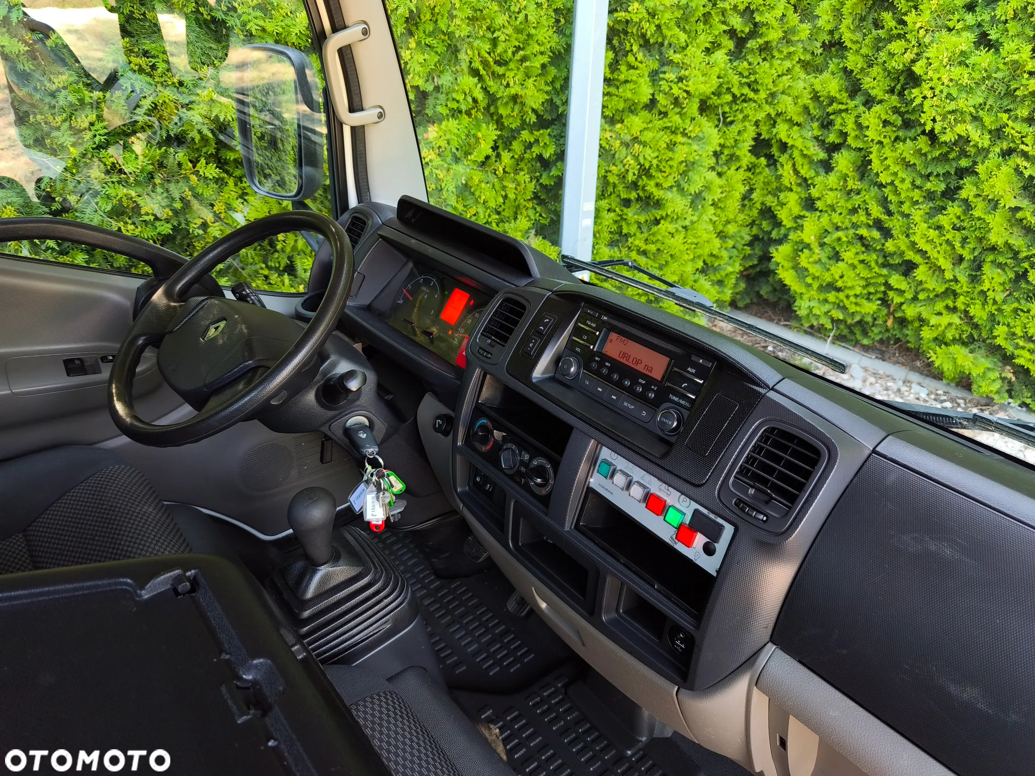 Renault Maxity - 11