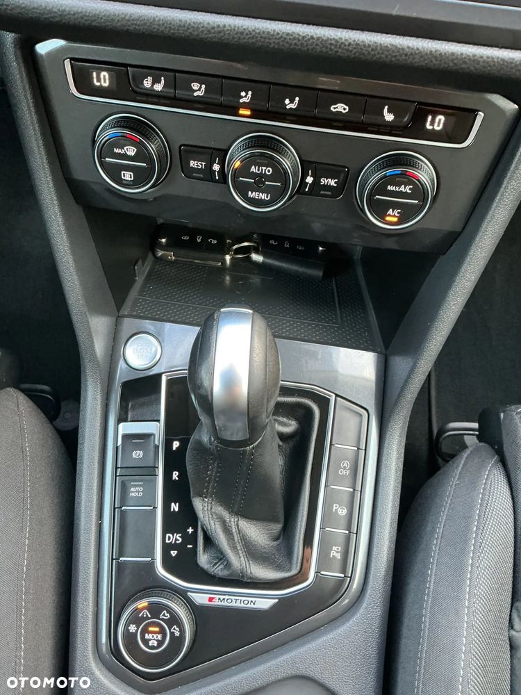 Volkswagen Tiguan 2.0 TDI SCR 4MOTION DSG URBAN SPORT - 26