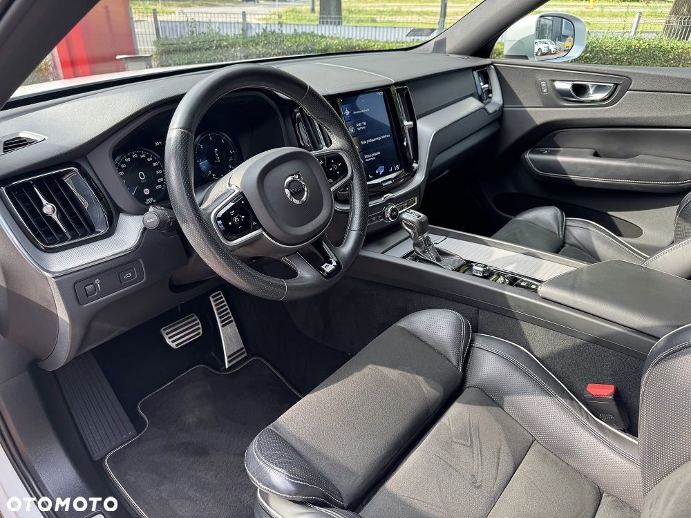 Volvo XC 60 D4 SCR AWD R-Design - 8