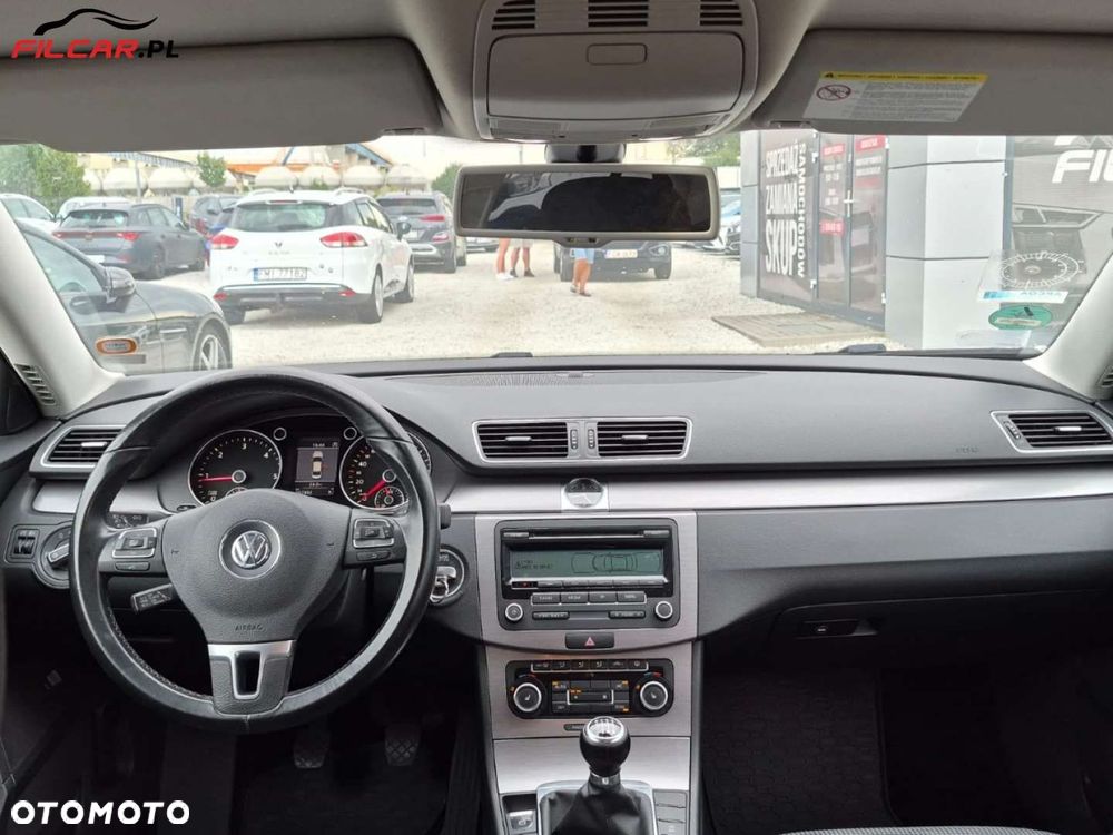 Volkswagen Passat - 17