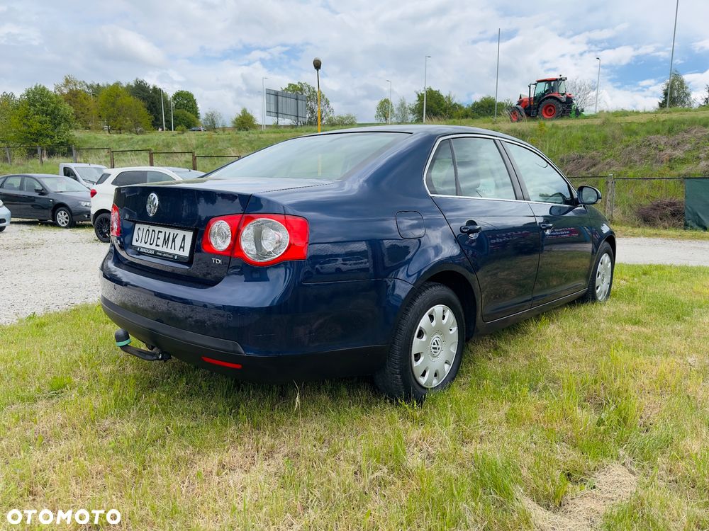 Volkswagen Jetta 1.9 TDI DPF Trendline - 11