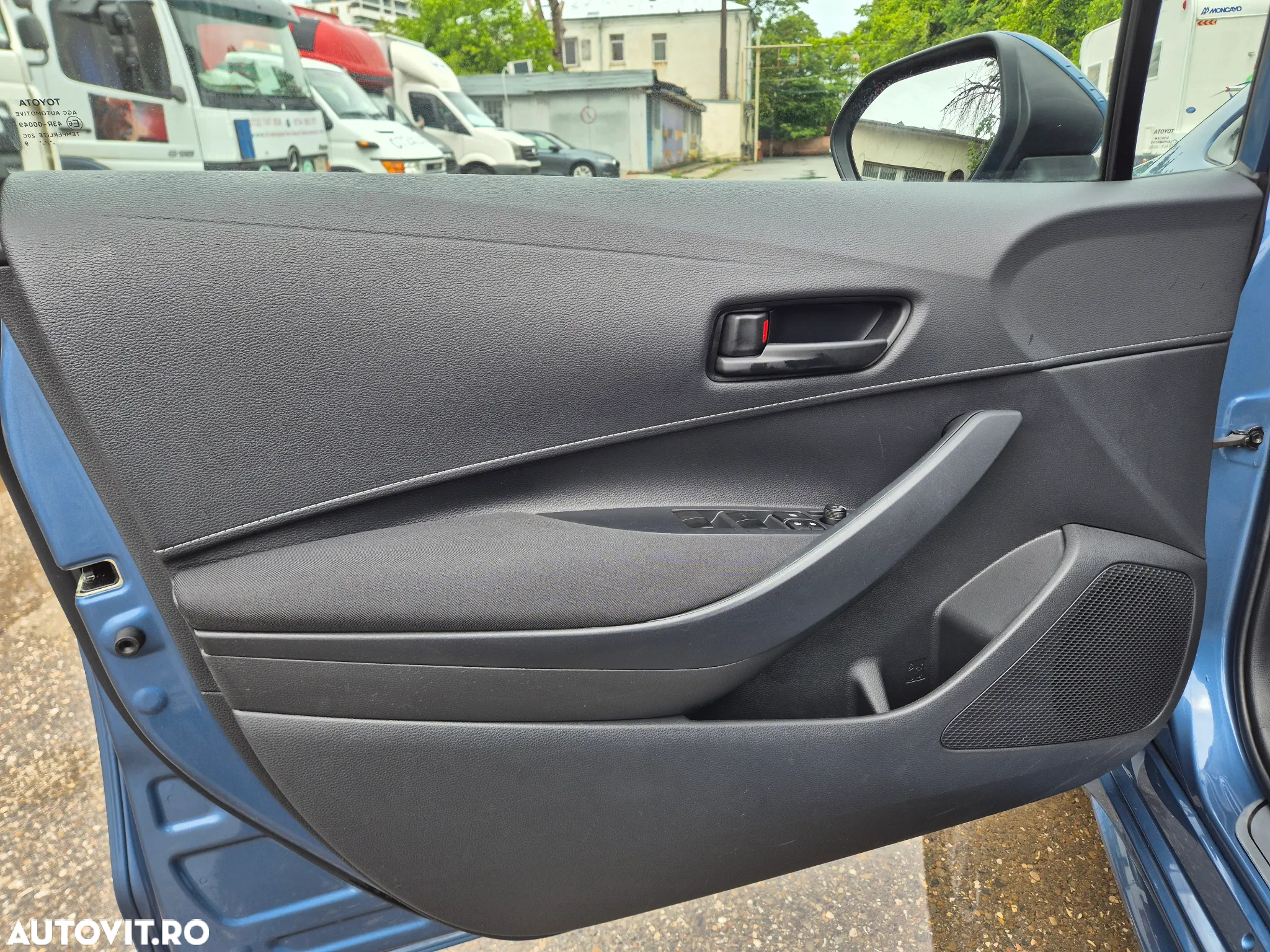 Toyota Corolla 1.8 HSD Business - 10