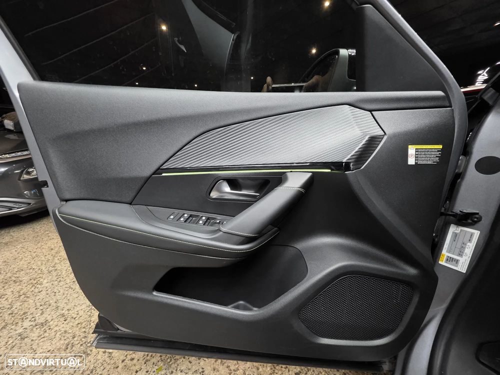 Peugeot e-2008 50 kWh GT Line - 30