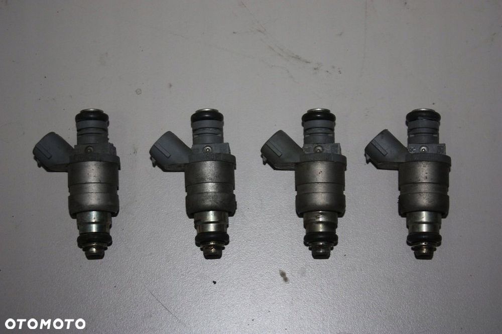 WTRYSKIWACZE VW GOLF JETTA AUDI A3 8P OCTAVIA 1.6 - 1