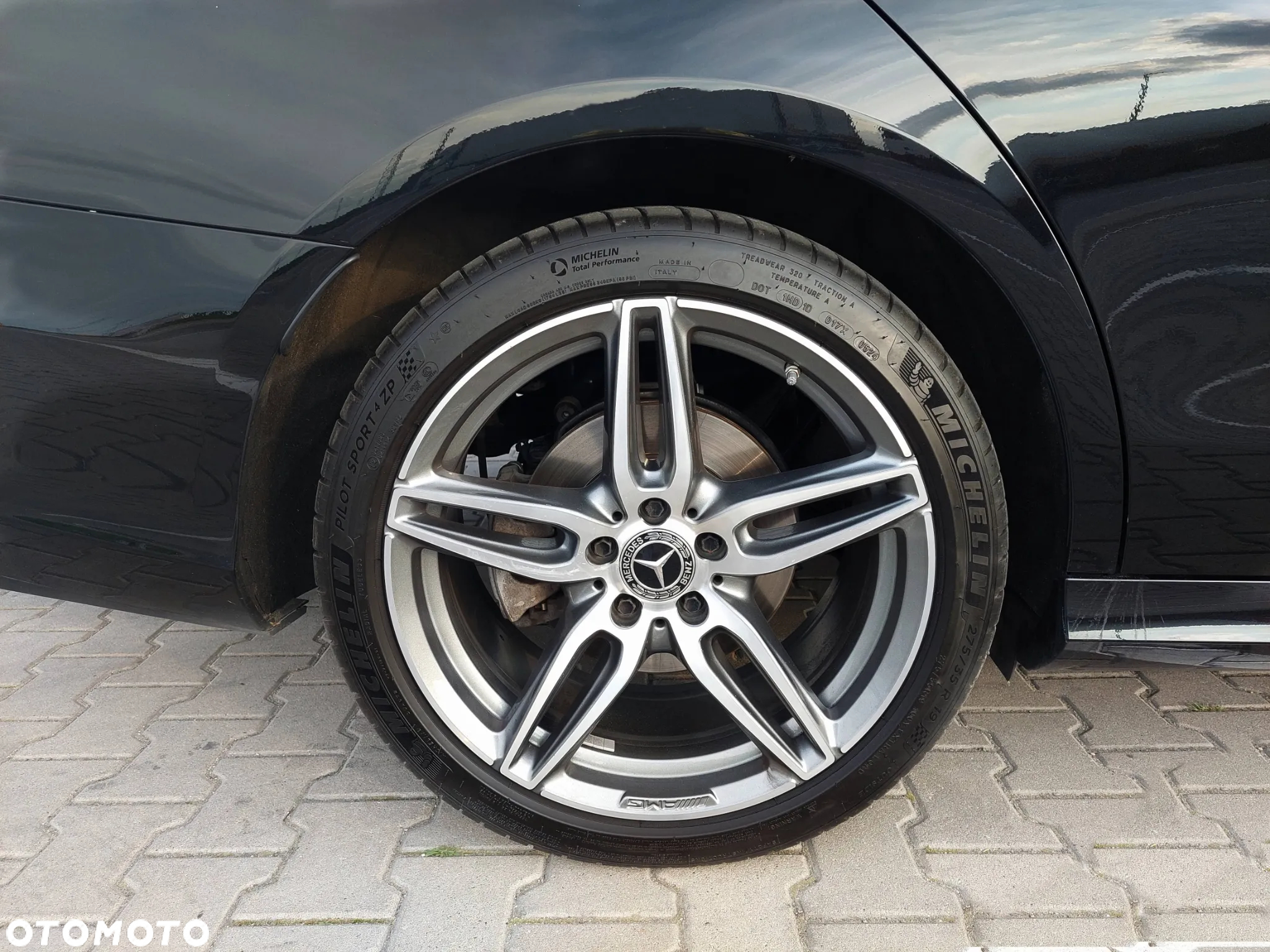 Mercedes-Benz Klasa E 220 d 4-Matic 9G-TRONIC - 39