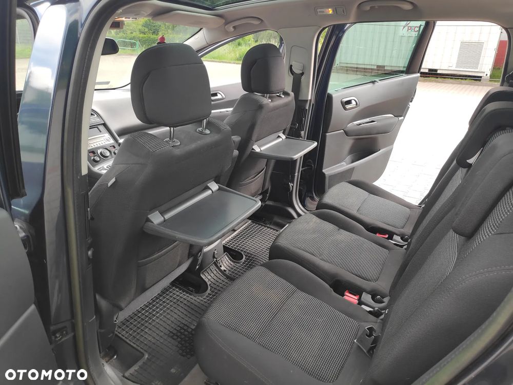 Peugeot 5008 1.6 THP Family - 16