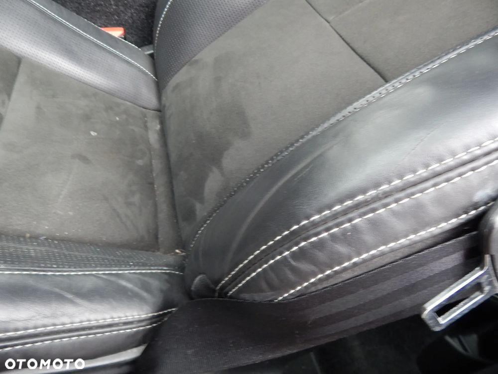 Volvo XC 40 T4 AWD R-Design - 24