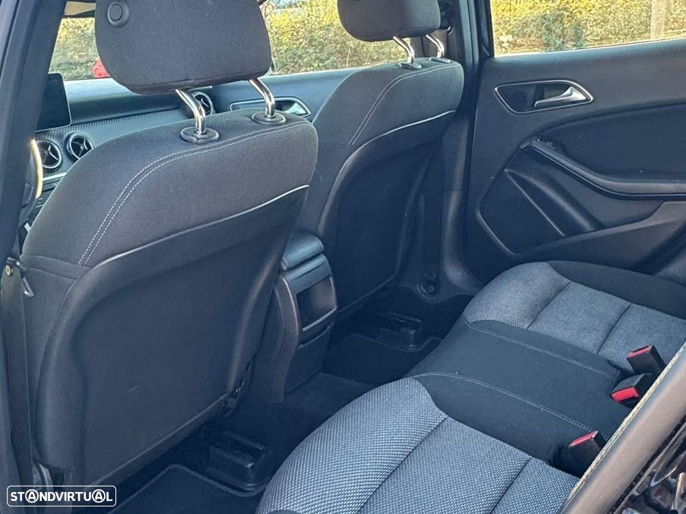 Mercedes-Benz GLA 180 d 7G-DCT Style - 25