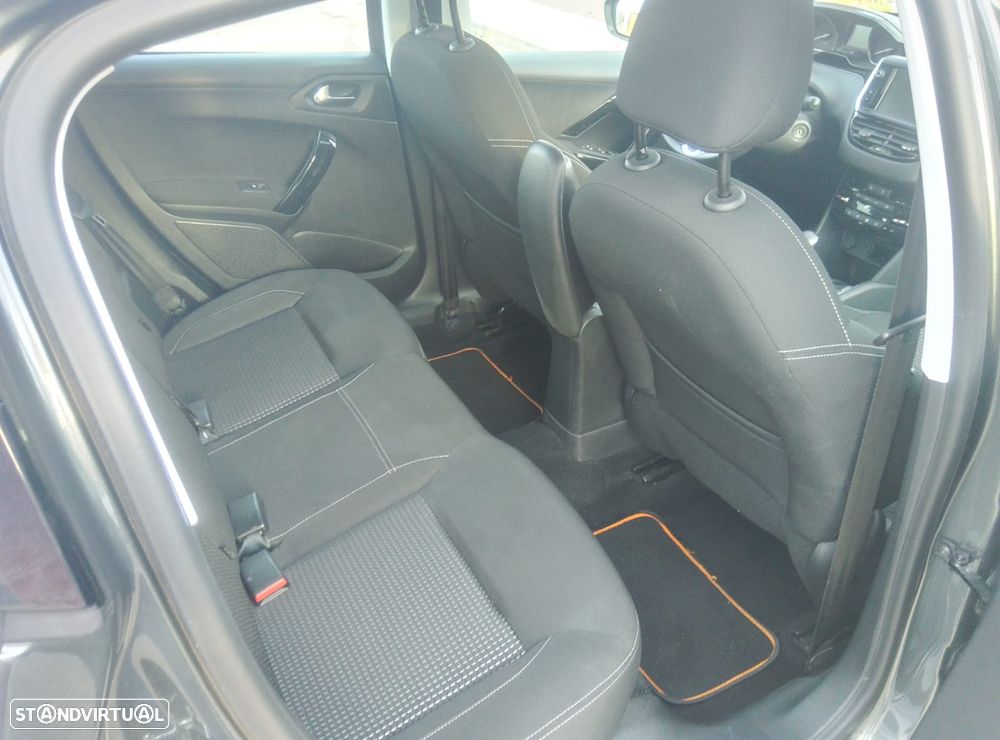 Peugeot 208 PureTech 82 Start & Stop Allure - 7