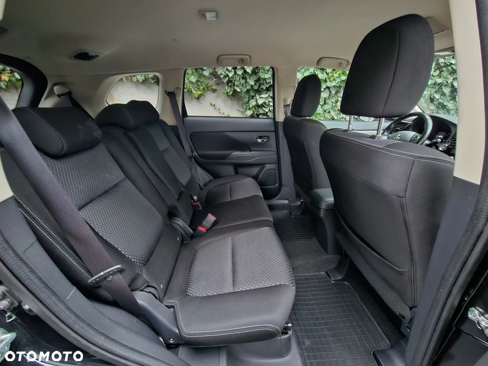 Mitsubishi Outlander 2.2 DI-D 4WD Plus - 28