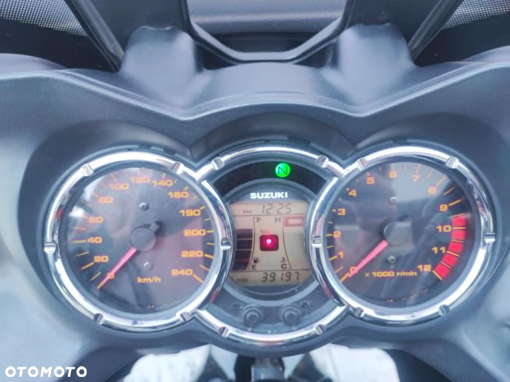 Suzuki V-STROM - 13