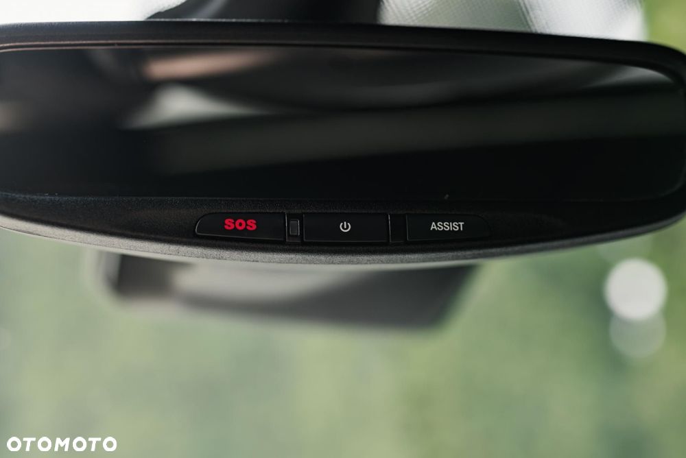 Jeep Grand Cherokee - 32