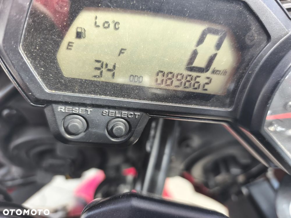 Yamaha FZ - 32