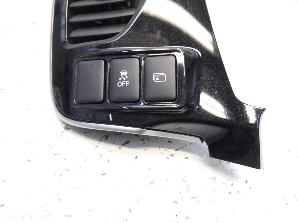 RAMKA KRATKA NAWIAWU KONSOLI WŁĄCZNIKI MITSUBISHI OUTLANDER III LIFT LEWA ORYGINAŁ - 2