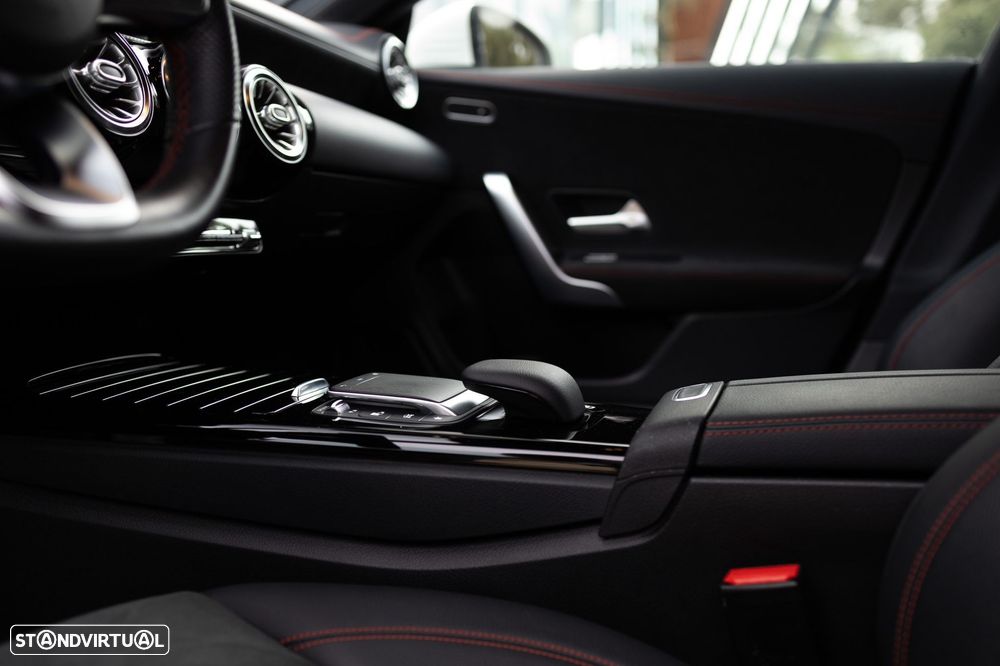 Mercedes-Benz CLA 250 e Shooting Brake AMG Line - 26