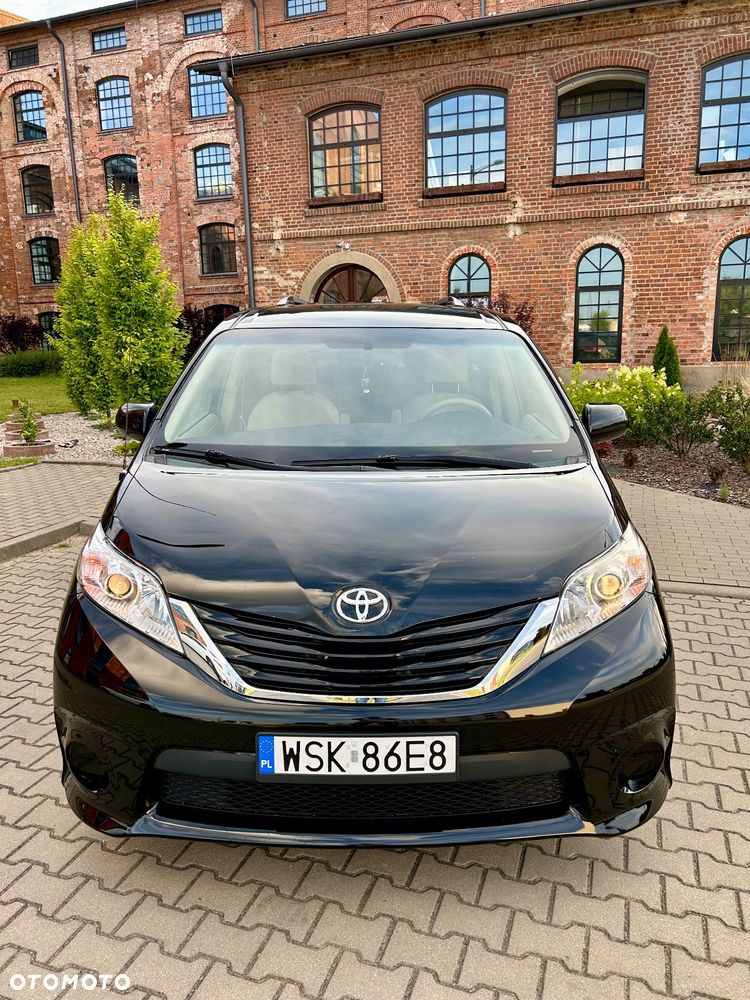 Toyota Sienna 3.5 V6 - 2