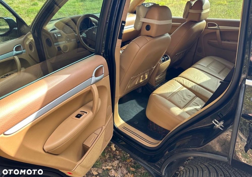 Porsche Cayenne - 10