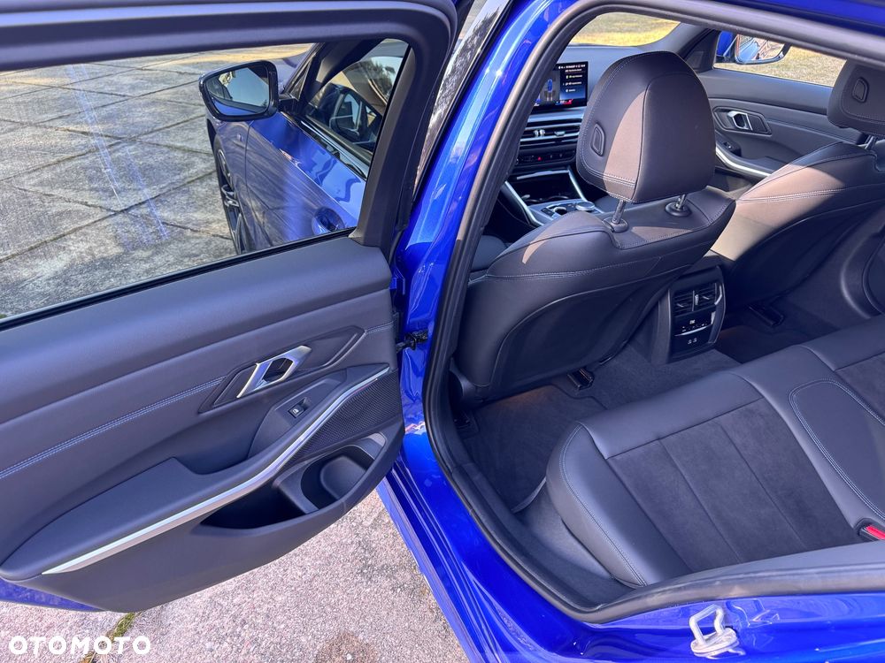 BMW Seria 3 320d xDrive M Sport sport - 24