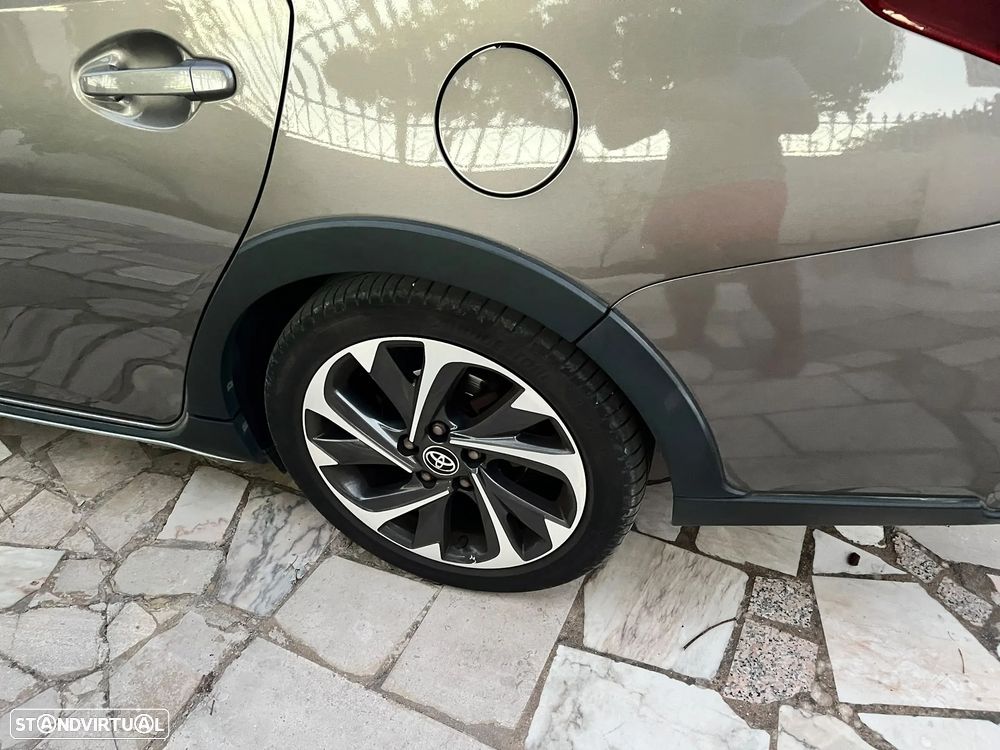 Toyota Auris Touring Sports 1.8 HSD Freestyle - 10