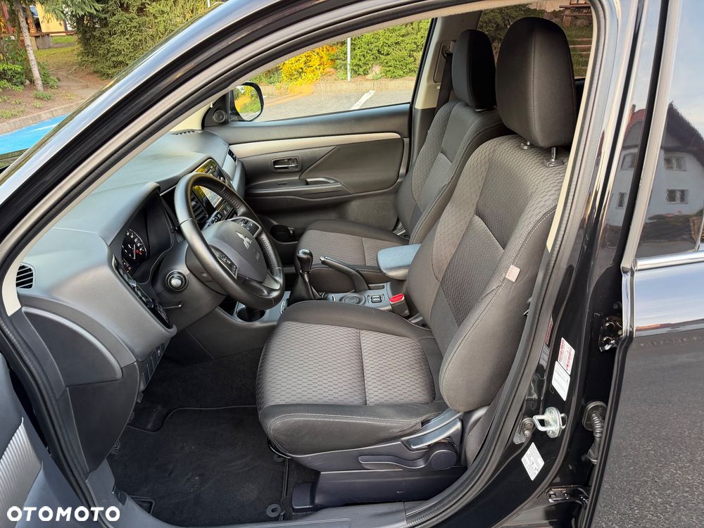 Mitsubishi Outlander - 14