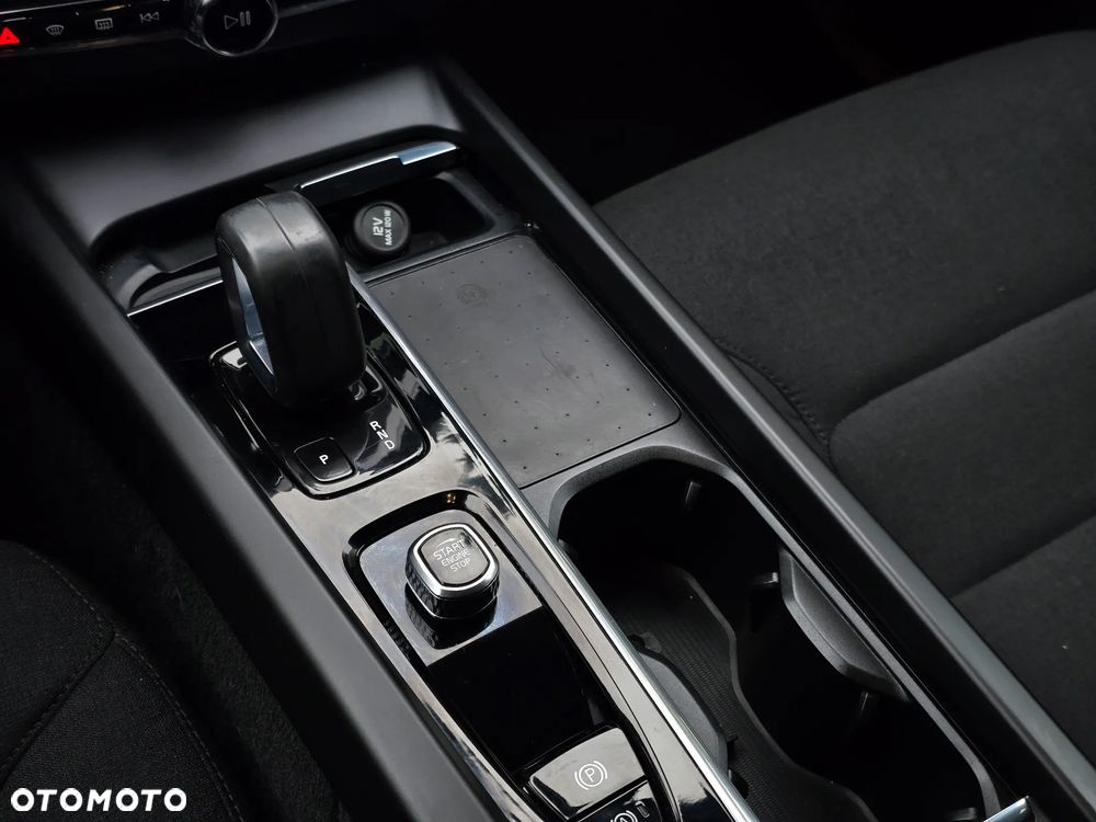 Volvo XC 60 B4 B Momentum Pro - 25