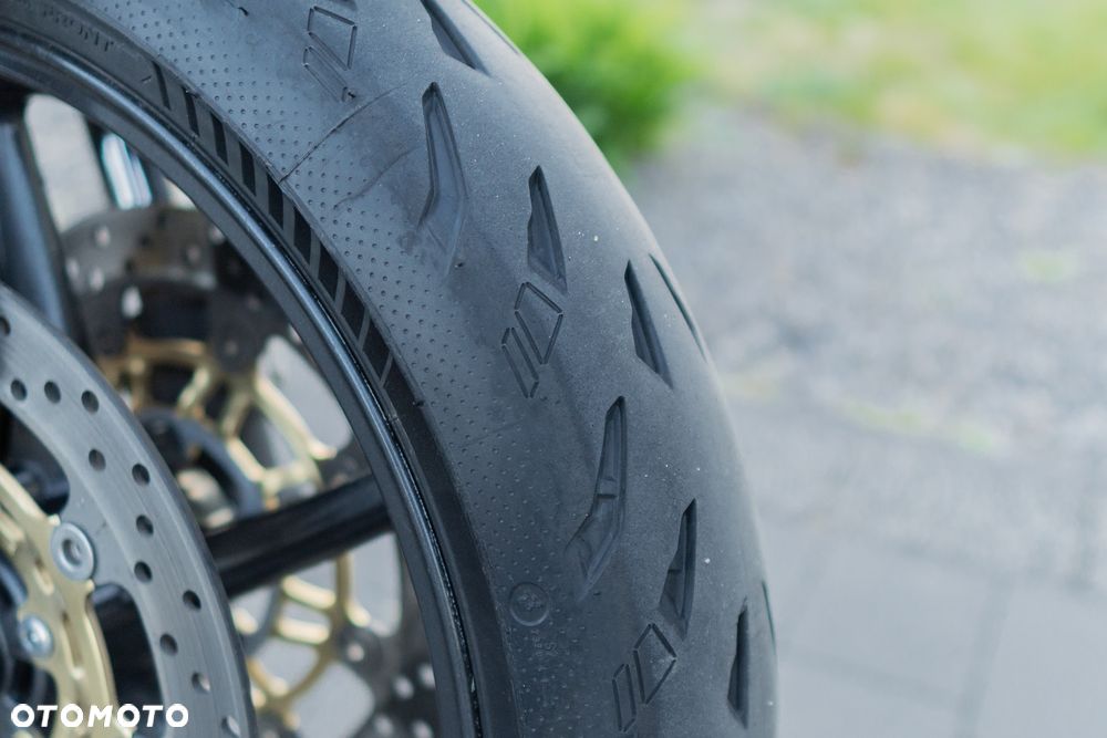 Triumph Street Triple - 12