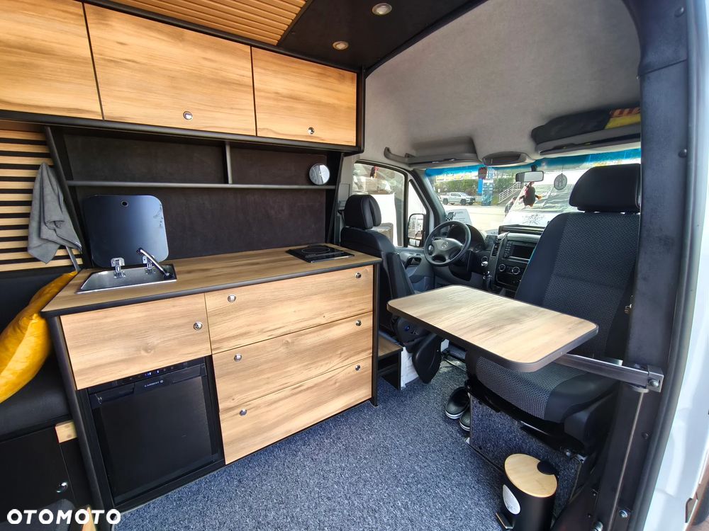Mercedes-Benz Sprinter - 16