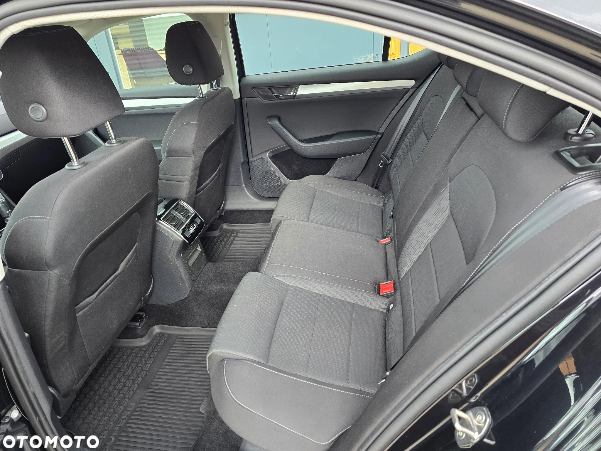 Skoda Superb 2.0 TDI Ambition DSG - 15