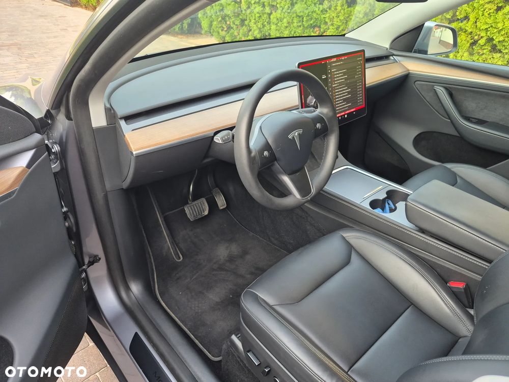 Tesla Model Y Long Range Dual Motor AWD - 7