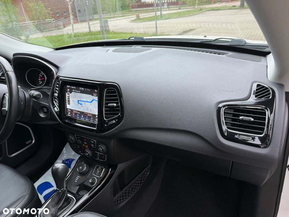 Jeep Compass - 26