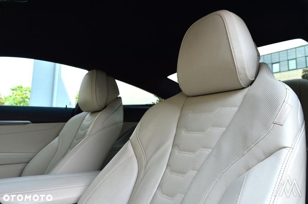 BMW Seria 8 - 17