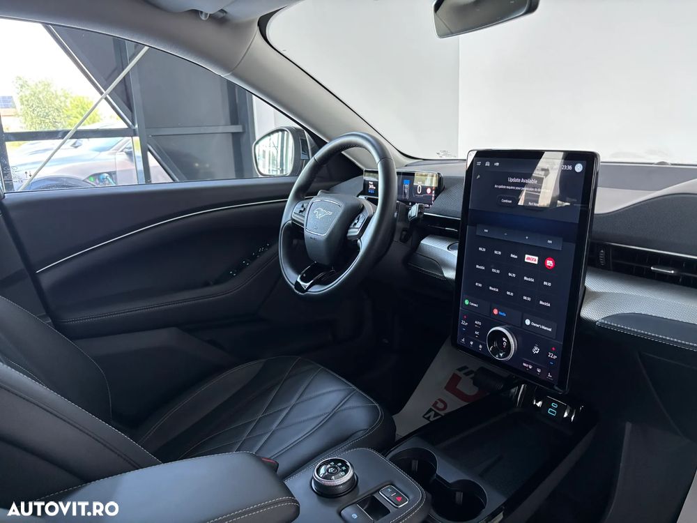 Ford Mustang Mach-E AWD PREMIUM - 7