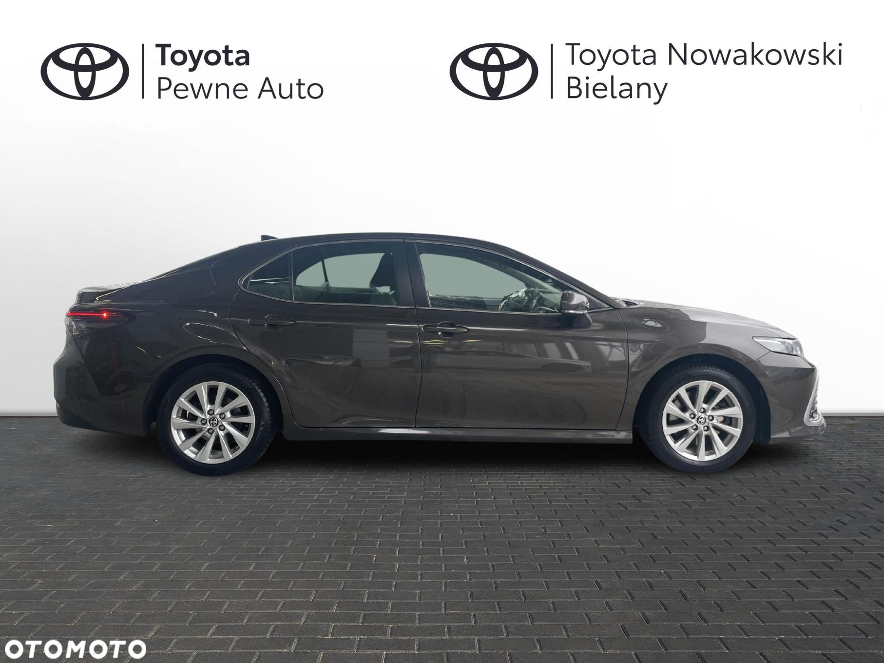 Toyota Camry - 6