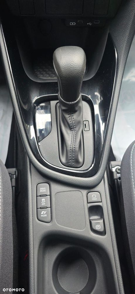 Toyota Yaris 1.5 Premium CVT - 23
