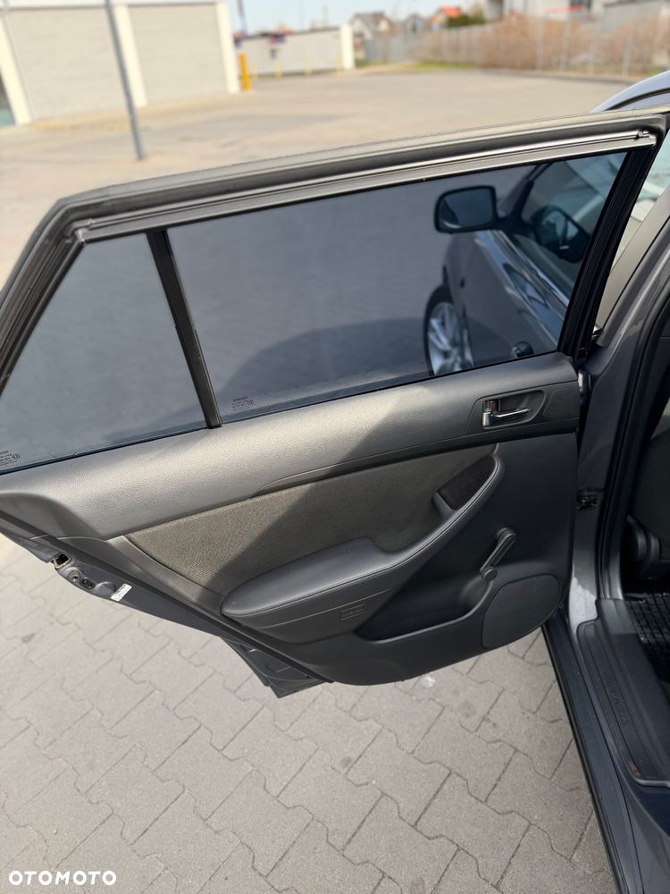 Toyota Avensis 1.6 VVT-i Terra - 6