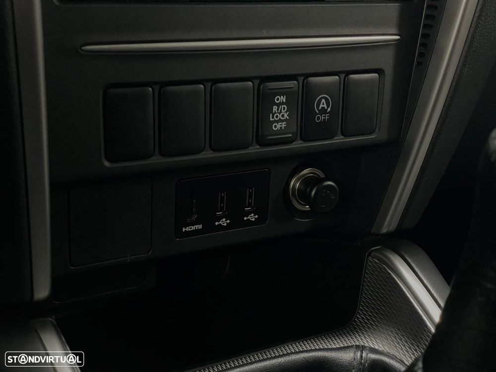 Mitsubishi L200 2.3 DI-D Strakar Space Cab Connect Edition 4WD - 24