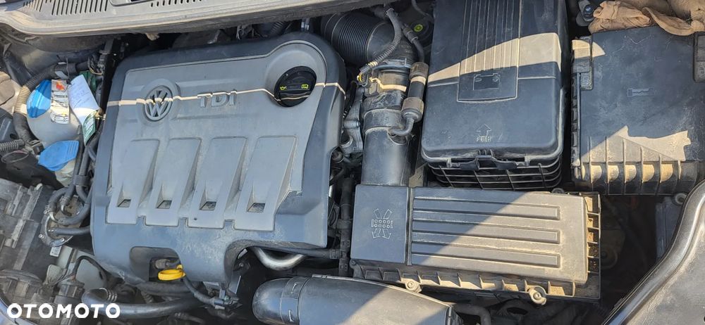 Volkswagen Touran 2.0 TDI DPF BlueMotion Technology Comfortline - 6