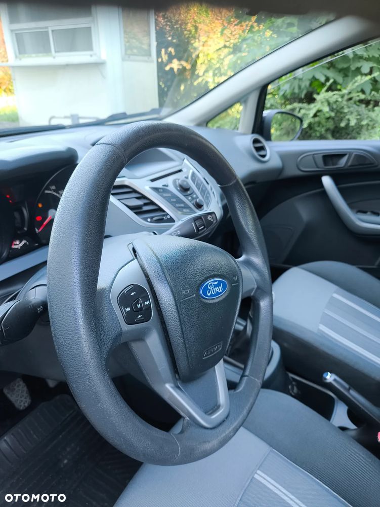 Ford Fiesta 1.4 Trend - 25