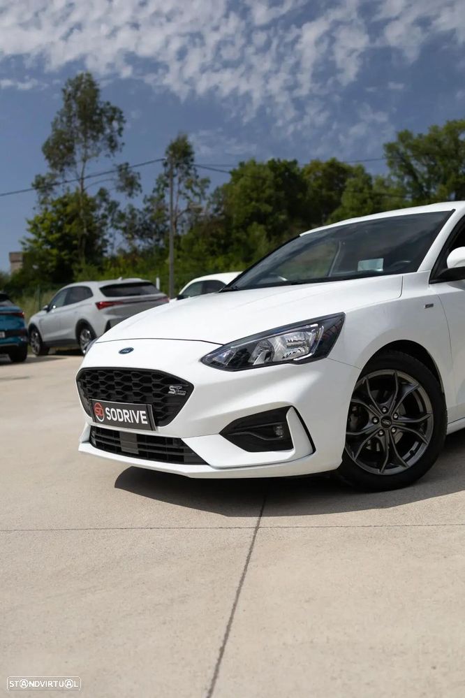 Ford Focus 1.0 EcoBoost S&S ST-LINE - 13