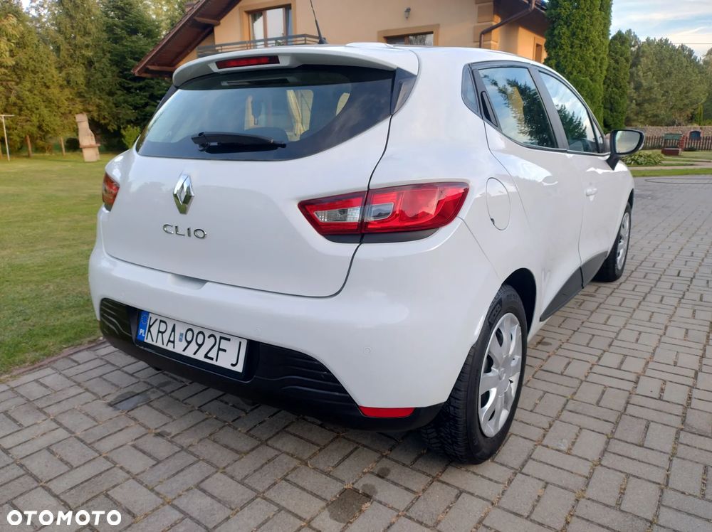 Renault Clio 1.2 16V 75 Life - 8