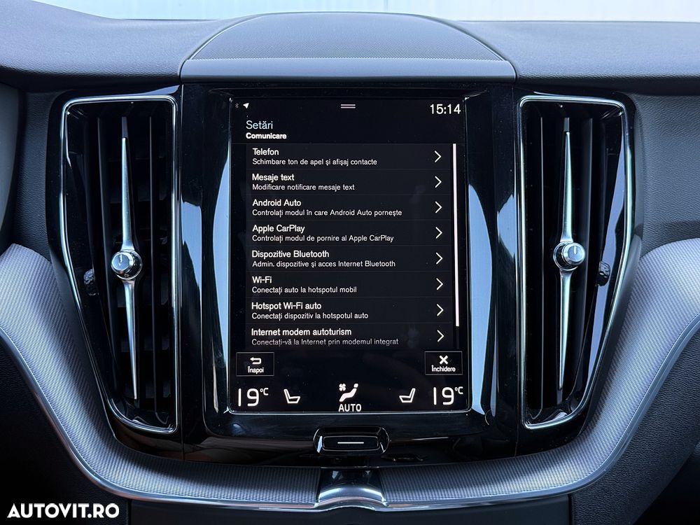 Volvo XC 60 B4 MHEV AWD R-Design - 38