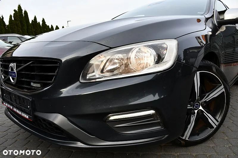 Volvo V60 D3 R-Design - 30