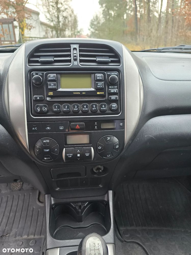 Toyota RAV4 2.0 VVT-i 4x4 - 13