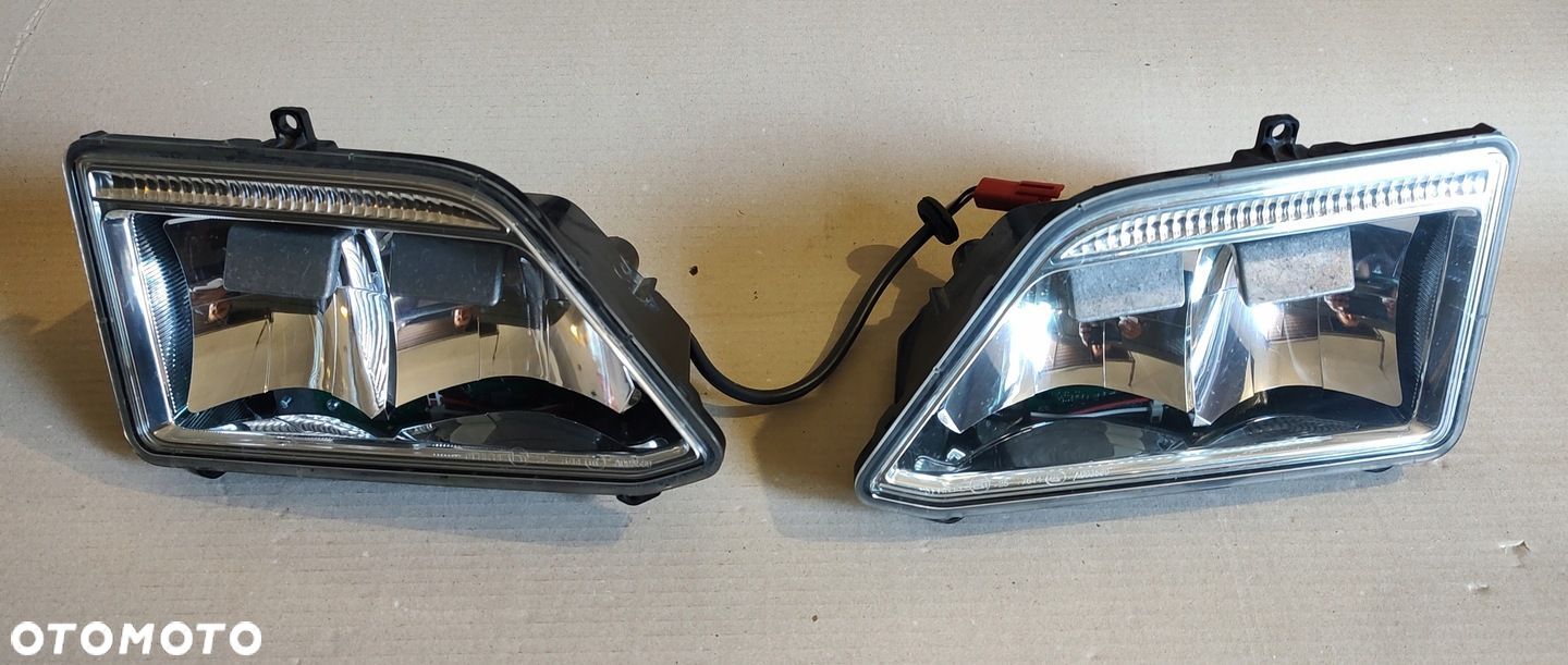 HALOGEN DACHOWY SCANIA S R NGT KOMPLET 2535367 2535367 - 1