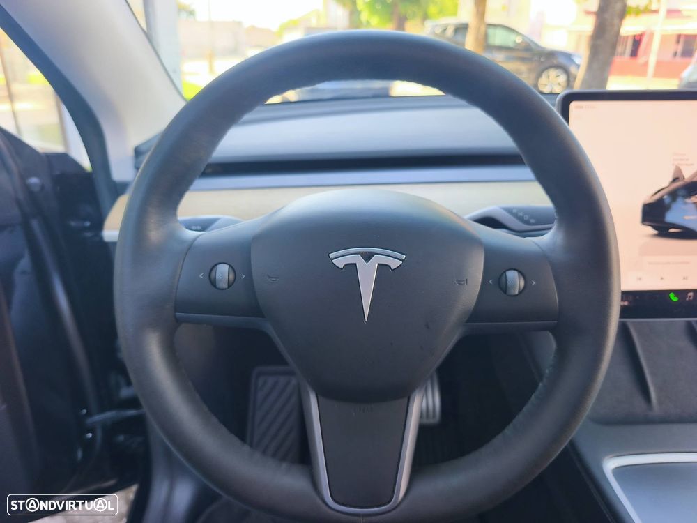 Tesla Model Y Performance Dual Motor AWD - 12