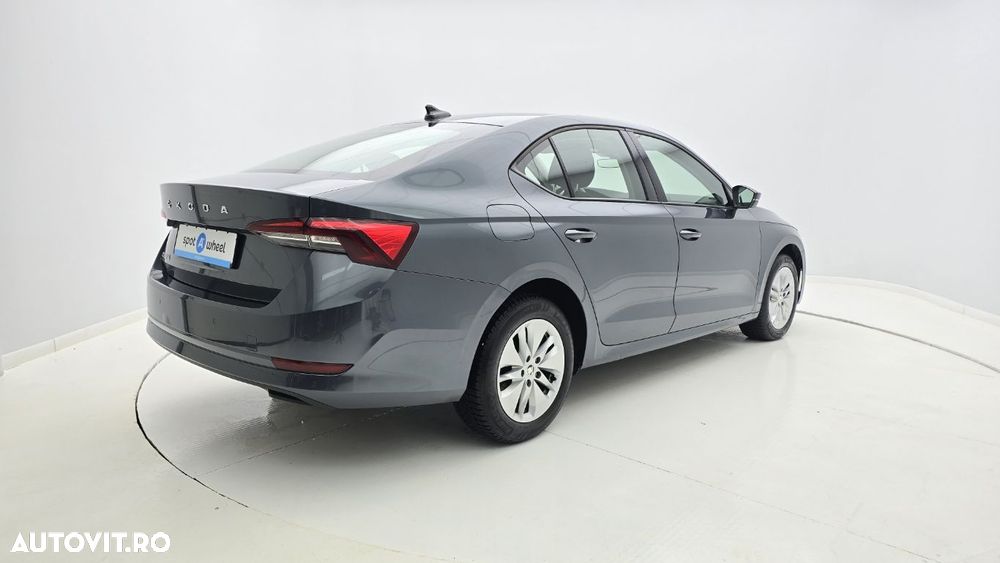 Skoda Octavia 2.0 TDI DSG Ambition - 6