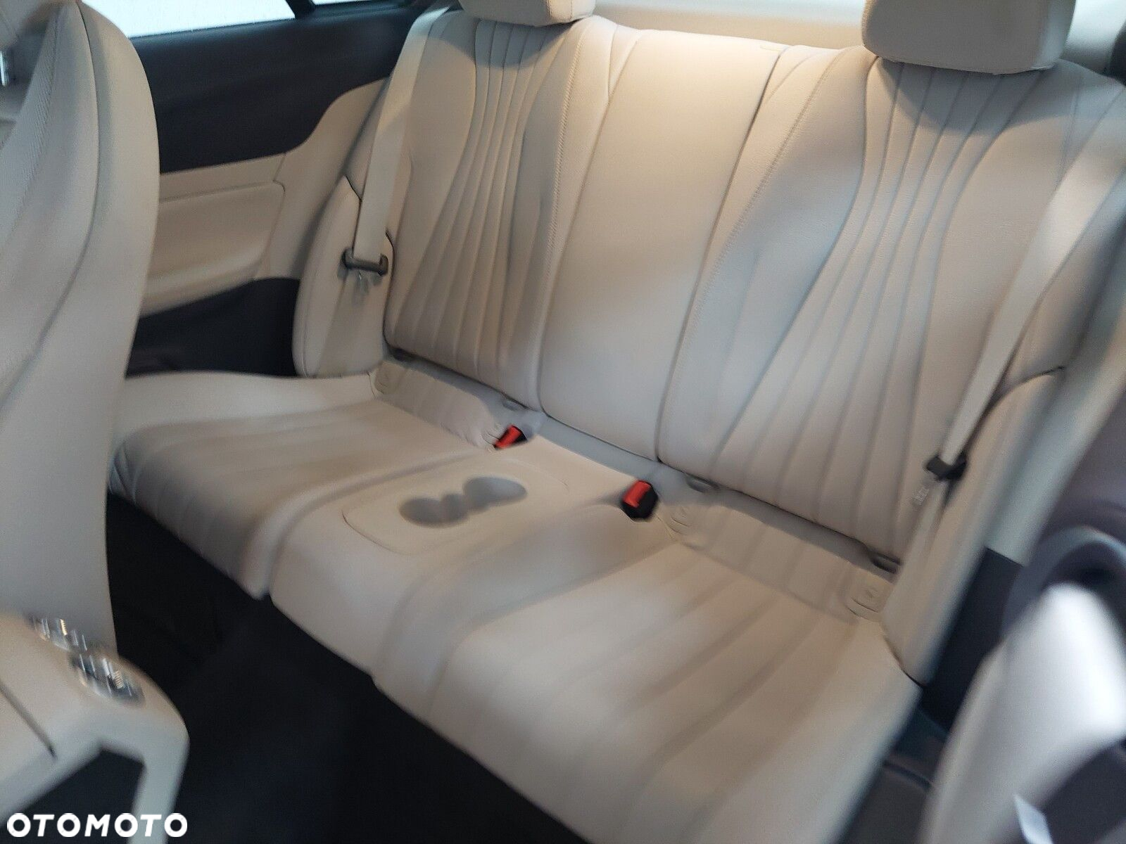 Mercedes-Benz Klasa E - 12